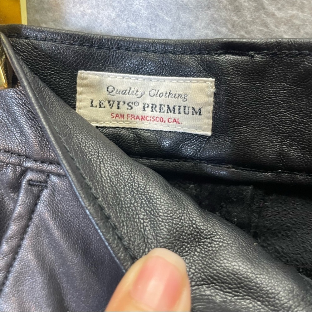 Levi’s Math Club Vegan Leather Cropped Black Slacks - Picture 7 of 9